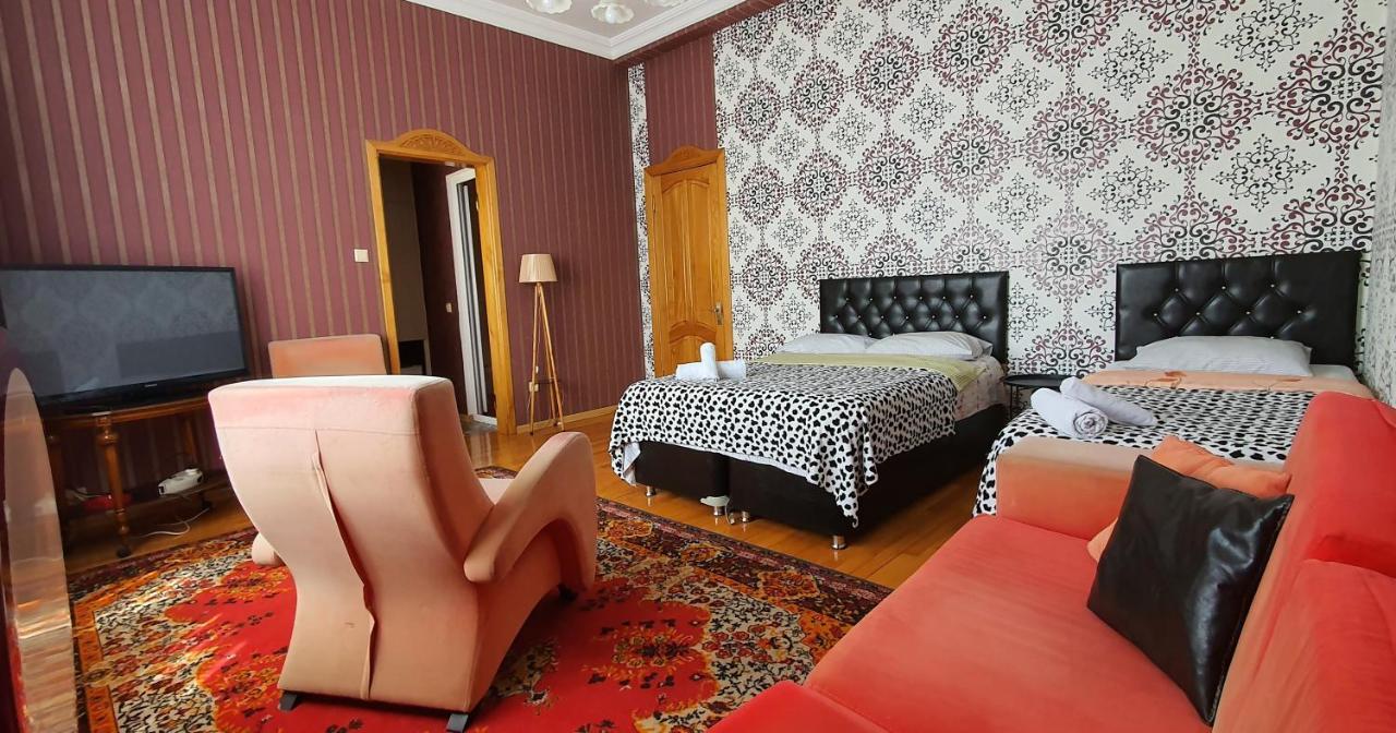 Dzveli Batumi Hotel Buitenkant foto