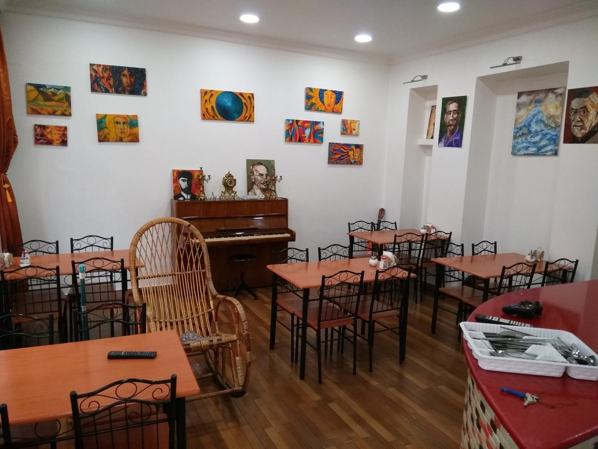 Dzveli Batumi Hotel Buitenkant foto
