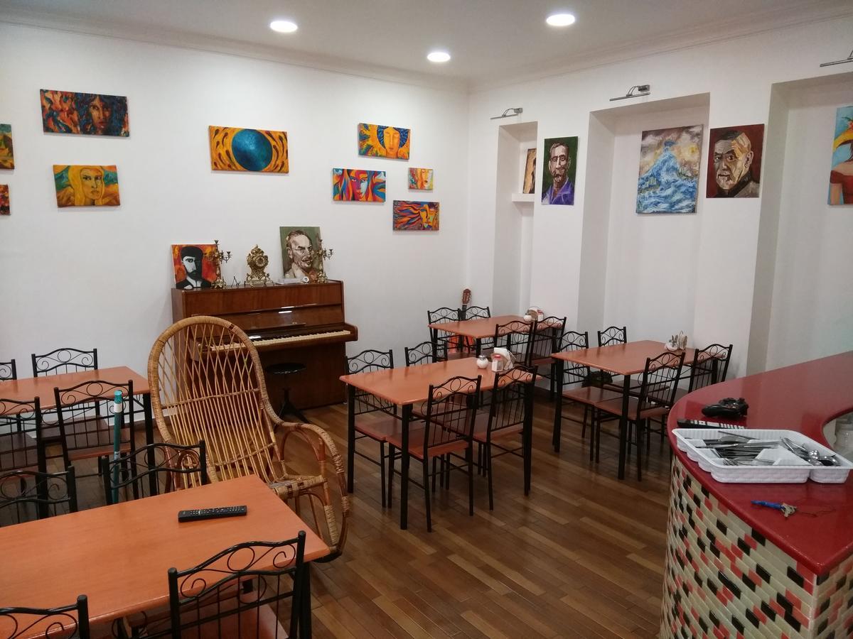 Dzveli Batumi Hotel Buitenkant foto