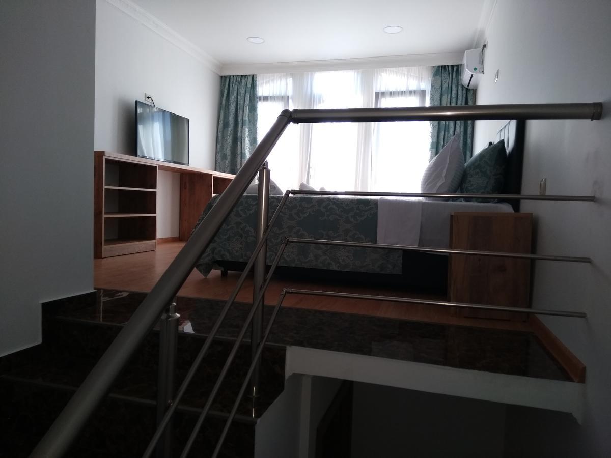 Dzveli Batumi Hotel Buitenkant foto